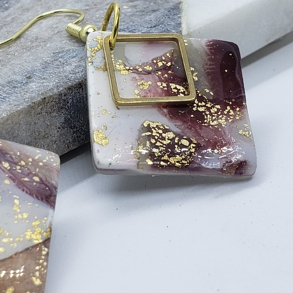 Burgundy and white square earrings - Picture 7 of 7
